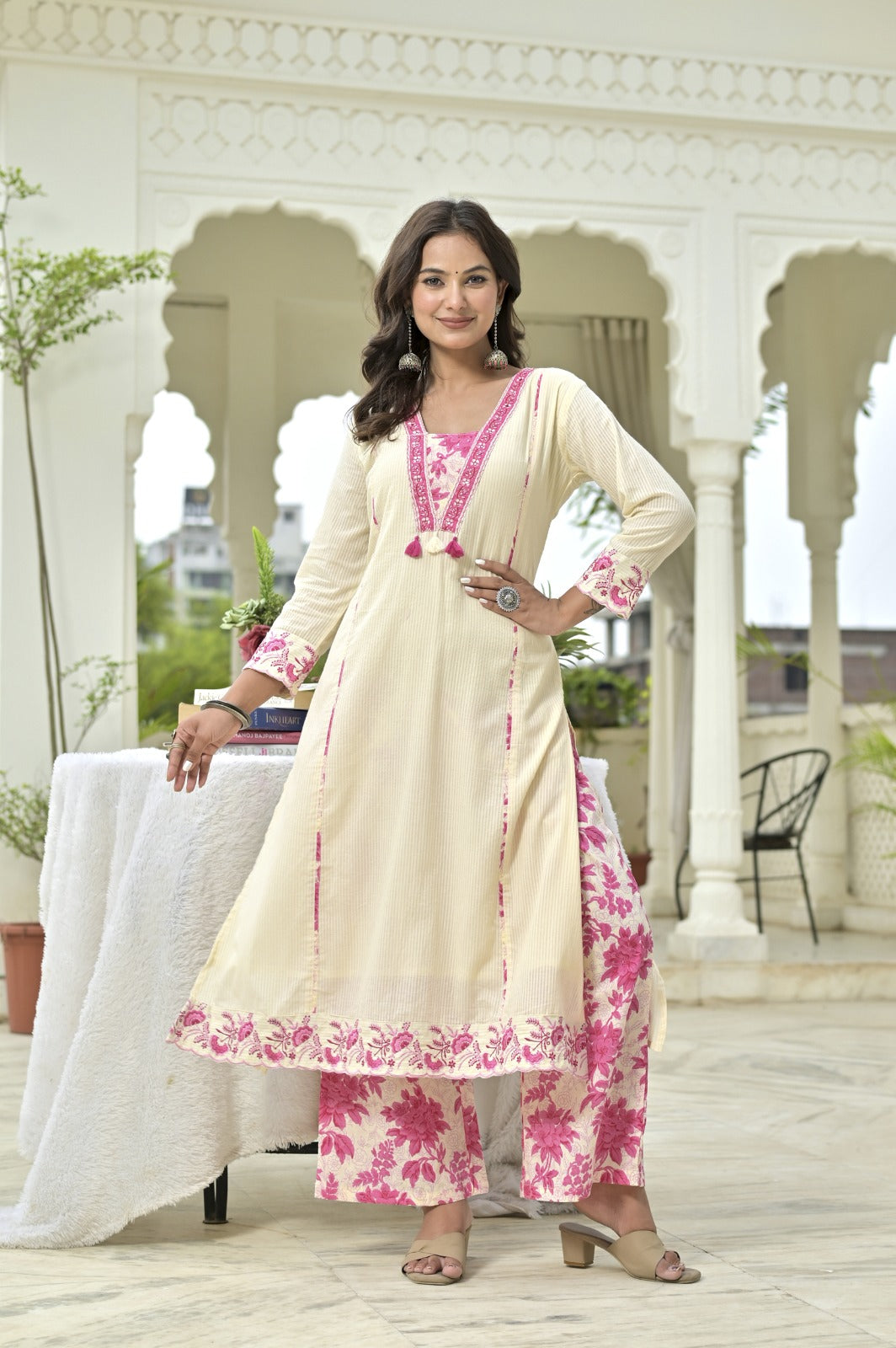 Gindly Pink & Ivory Floral Printed Kurta Set