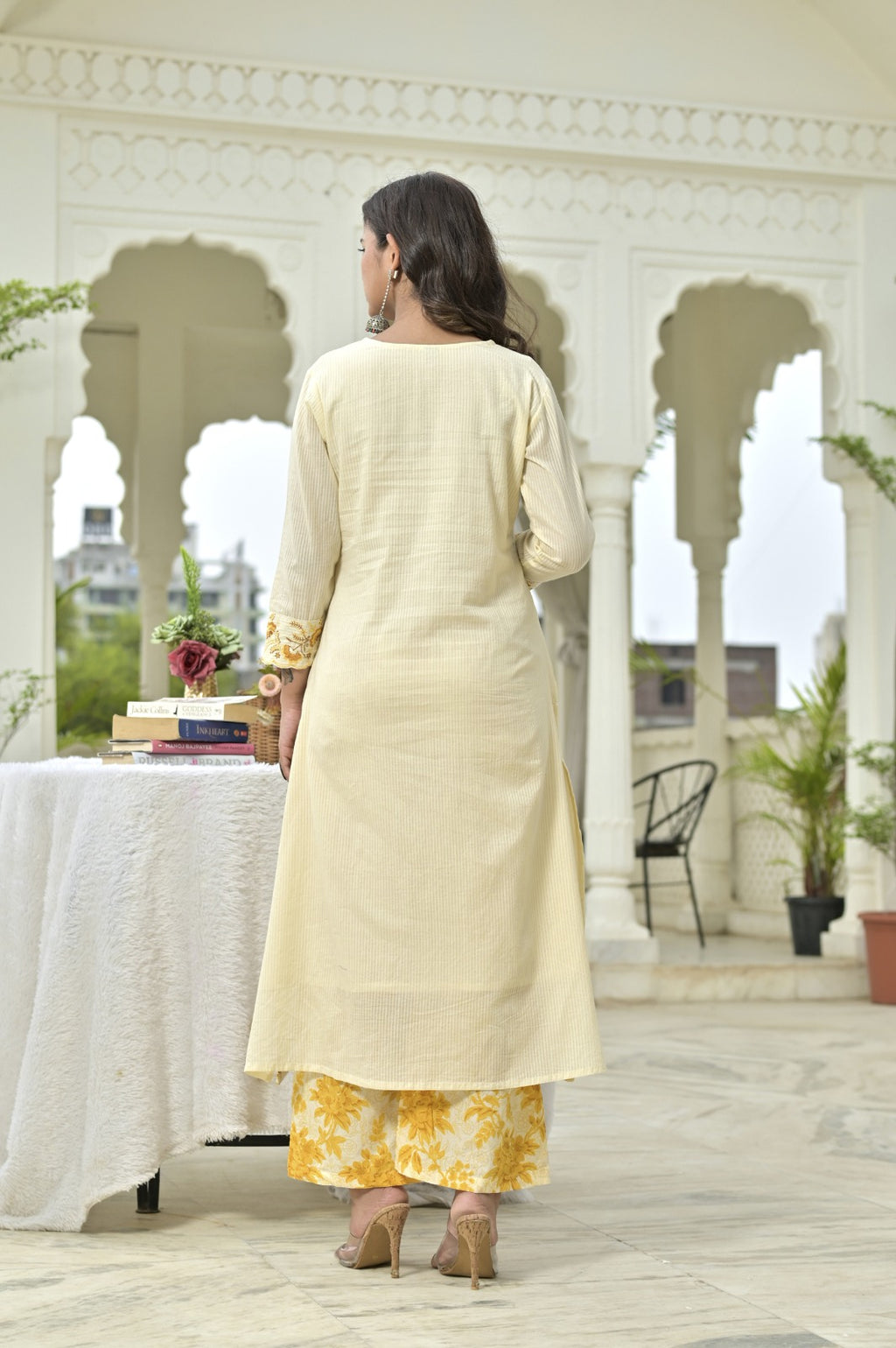Gindly Yellow Floral Printed Kurta Set