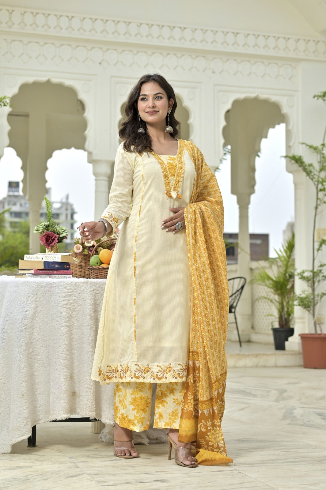 Gindly Yellow Floral Printed Kurta Set