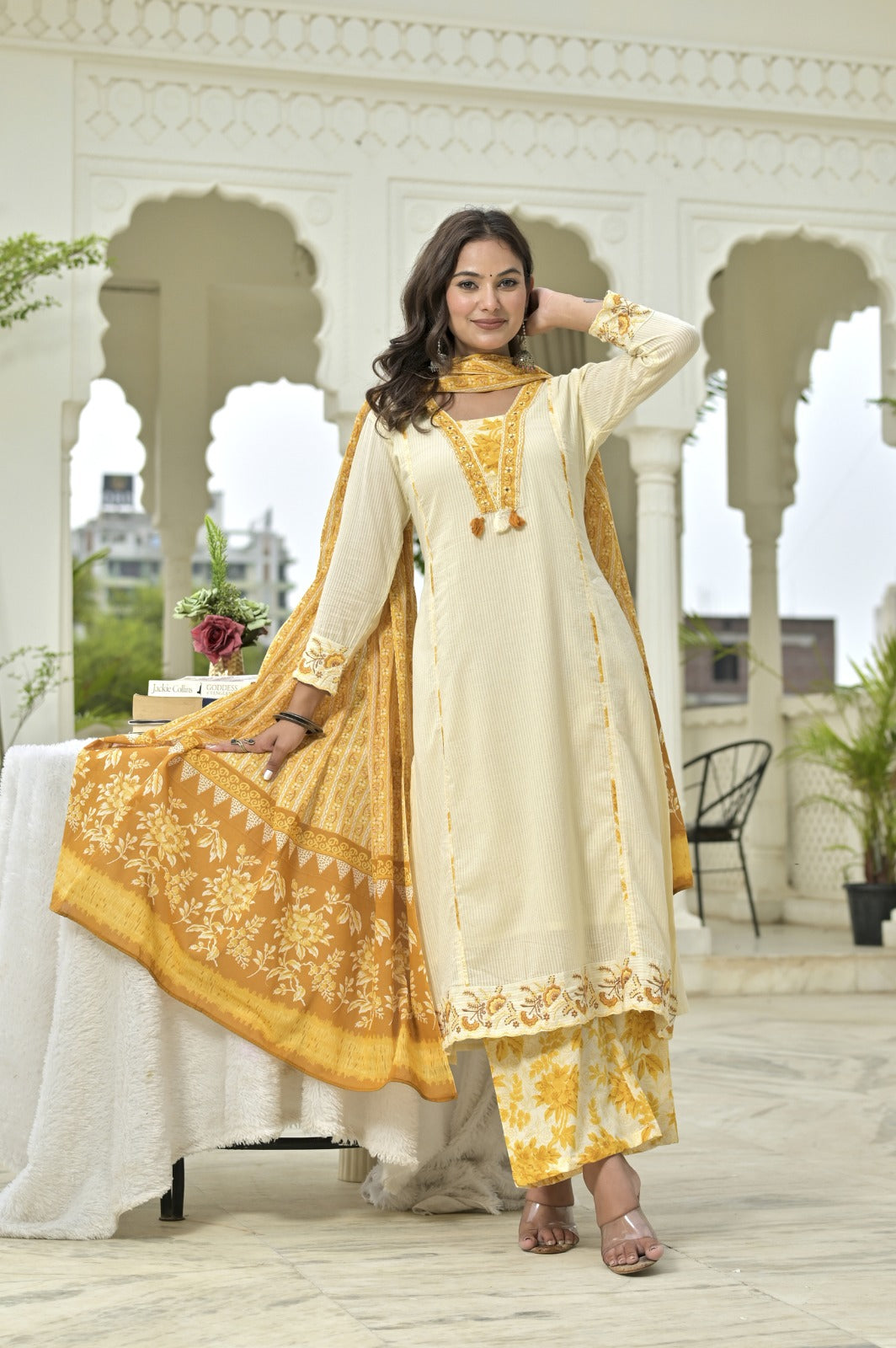 Gindly Yellow Floral Printed Kurta Set