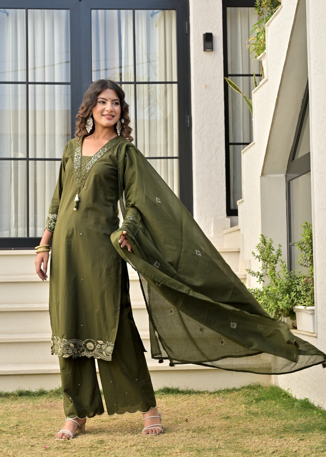 Gindly Straight Kurti Set with Bottom & Dupatta