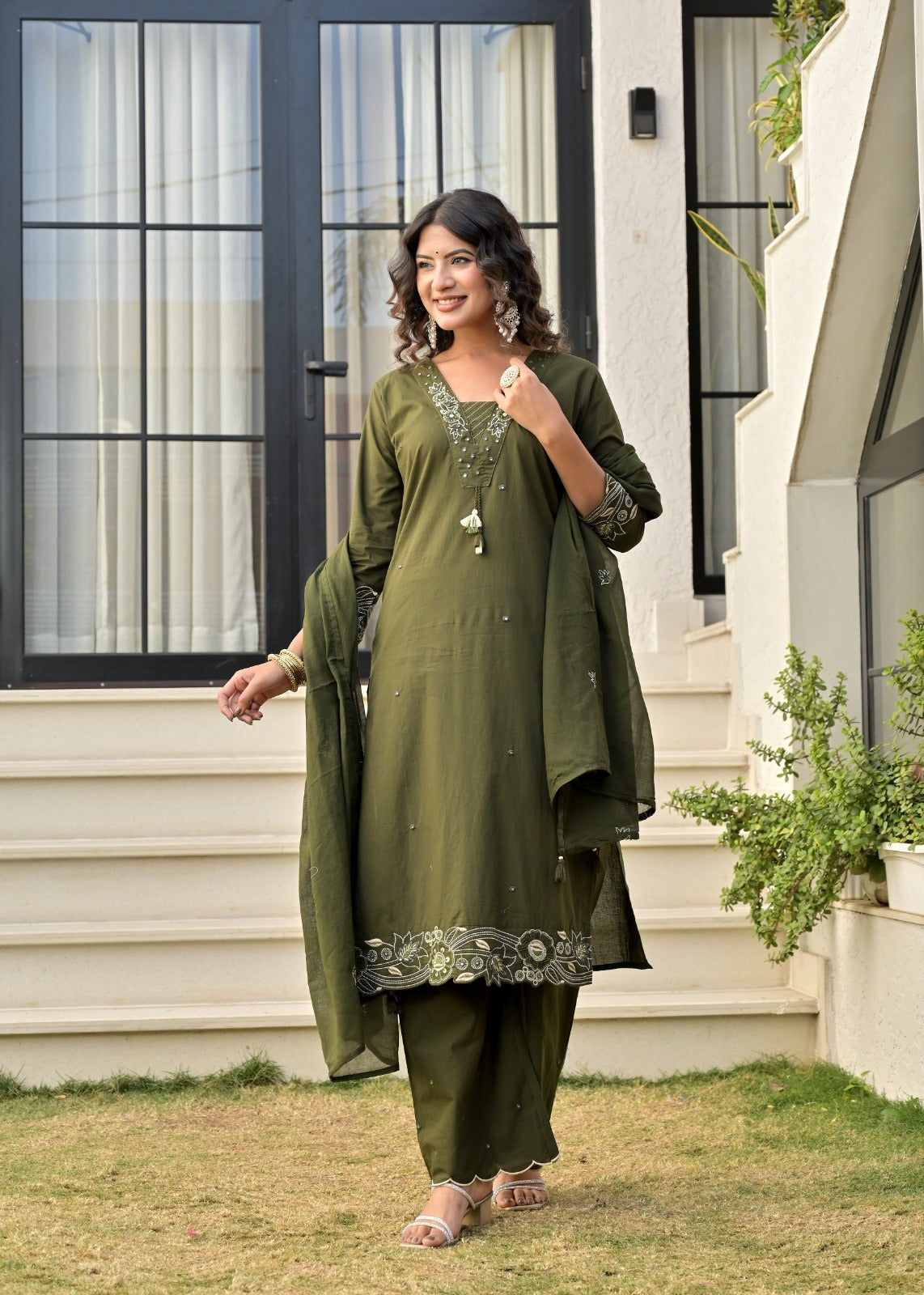 Gindly Straight Kurti Set with Bottom & Dupatta
