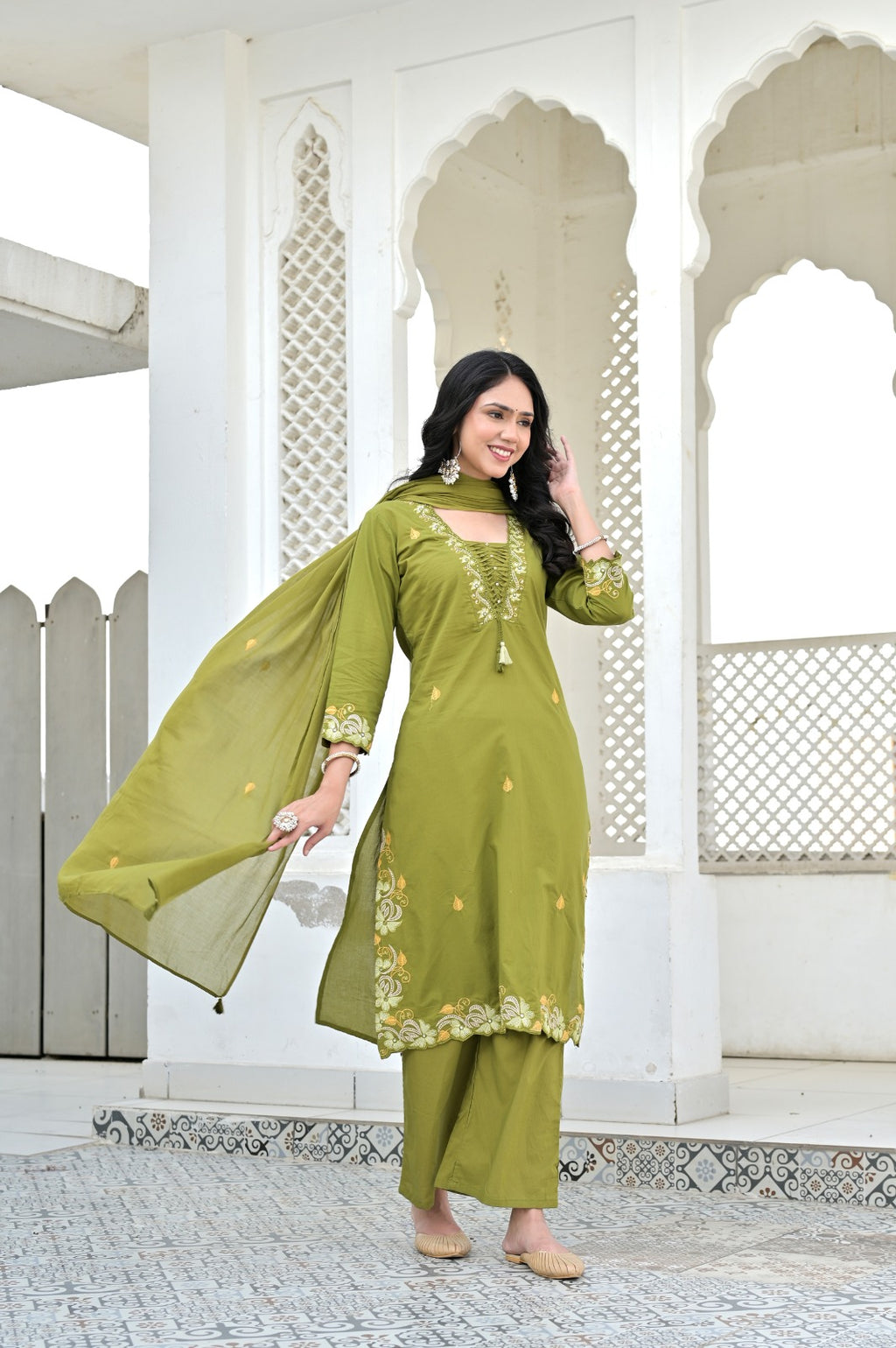 Gindly Straight Kurta Set With Bottom & Dupatta