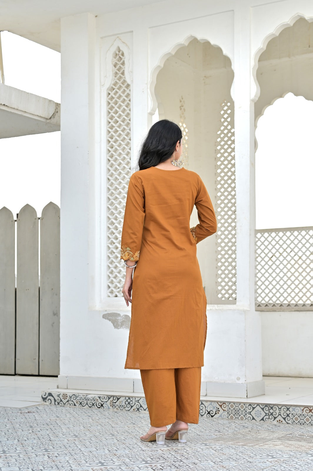 Gindly Straight Kurta Set With Bottom & Dupatta