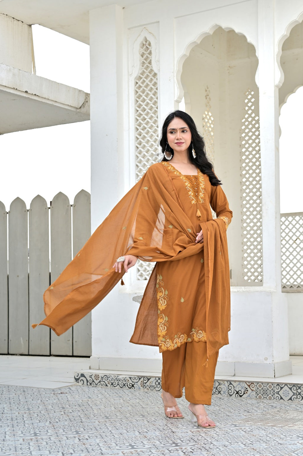 Gindly Straight Kurta Set With Bottom & Dupatta