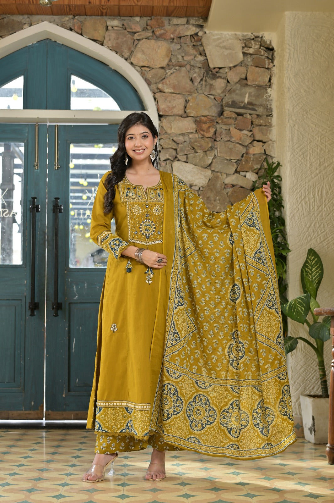 Gindly Anarkali 3 Piece Suit For Women