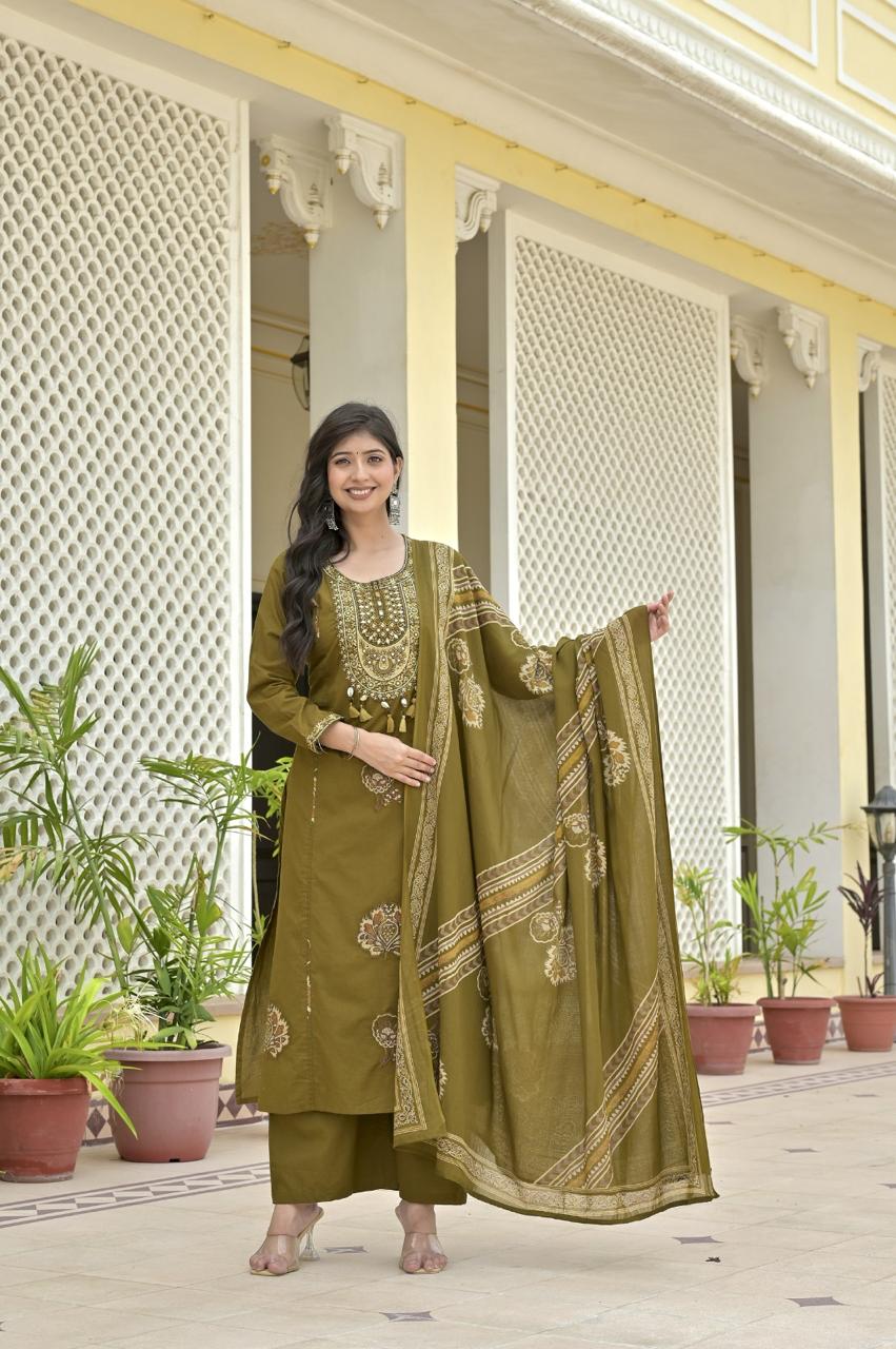 Gindly A-Line Kurti with Pants & Dupatta