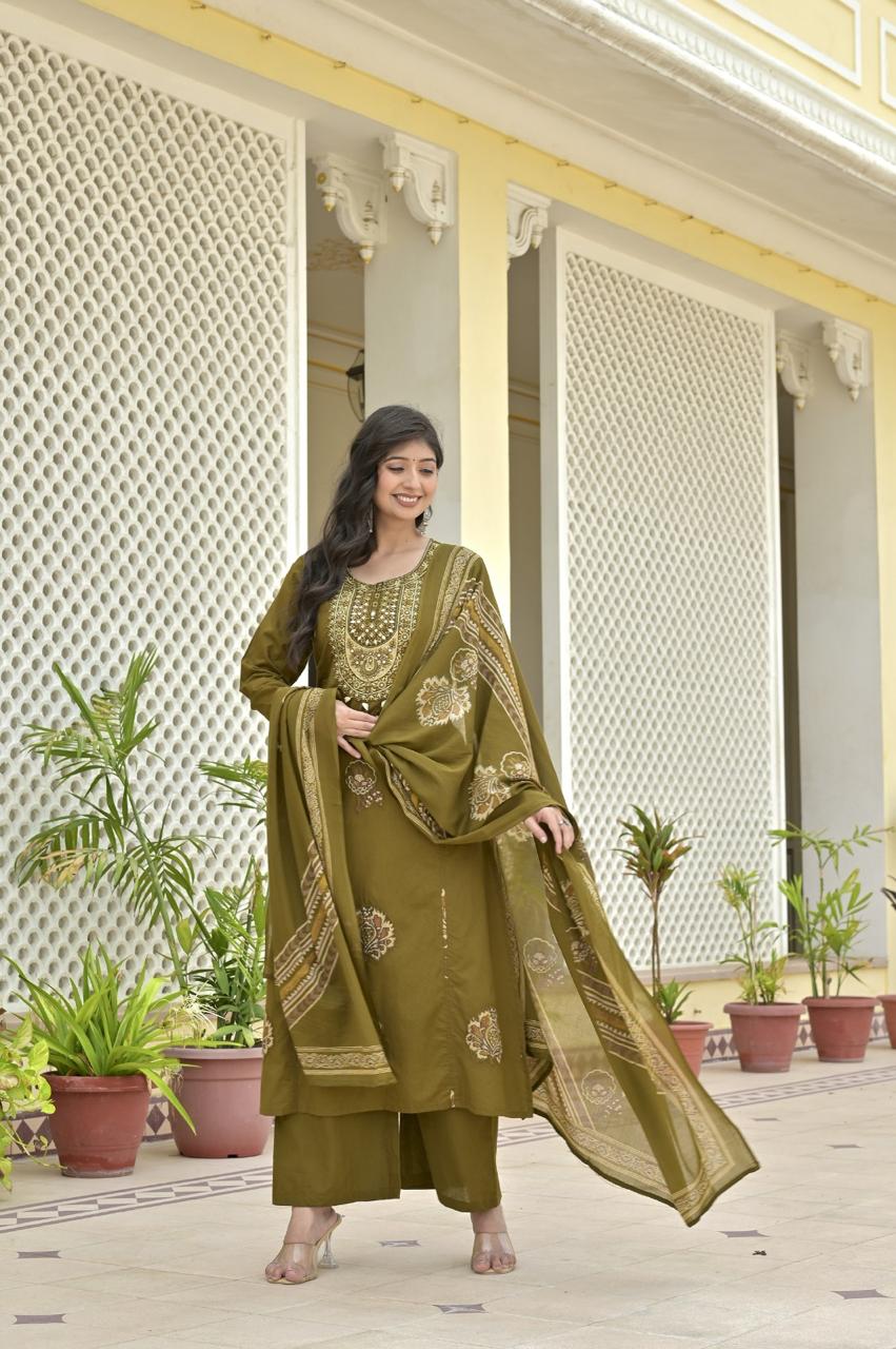 Gindly A-Line Kurti with Pants & Dupatta