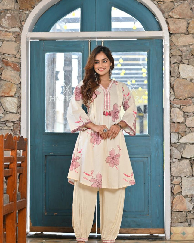 GINDLY FLORAL PRINT CO-ORD SET V-NECK STYLE 3/4 SLEEVES WITH TASSLE