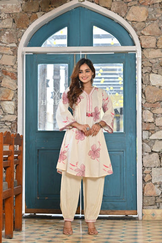 GINDLY FLORAL PRINT CO-ORD SET V-NECK STYLE 3/4 SLEEVES WITH TASSLE