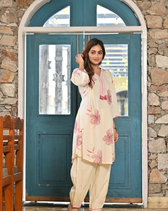 GINDLY FLORAL PRINT CO-ORD SET V-NECK STYLE 3/4 SLEEVES WITH TASSLE