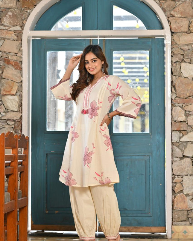 GINDLY FLORAL PRINT CO-ORD SET V-NECK STYLE 3/4 SLEEVES WITH TASSLE