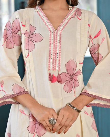 GINDLY FLORAL PRINT CO-ORD SET V-NECK STYLE 3/4 SLEEVES WITH TASSLE
