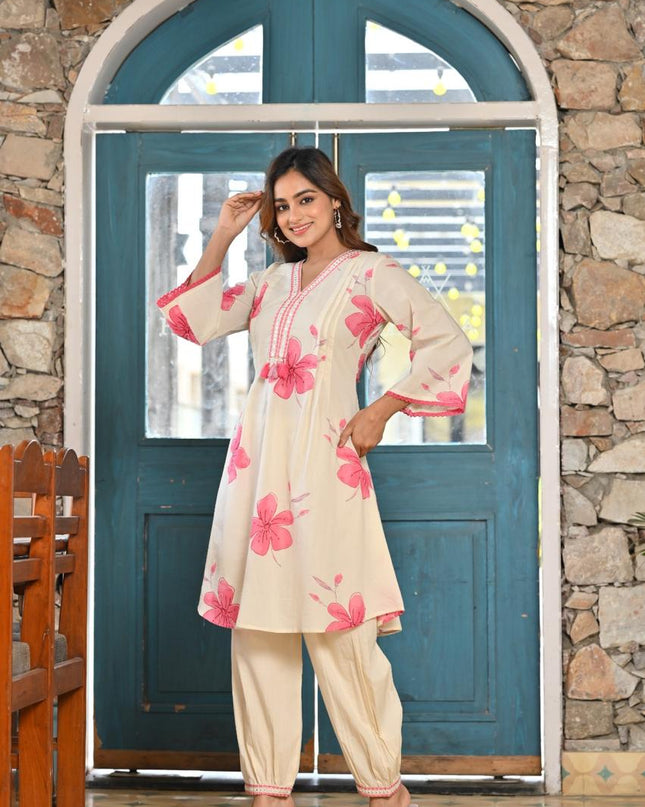 GINDLY FLORAL PRINT CO-ORD SET V-NECK STYLE 3/4 SLEEVES WITH TASSLE